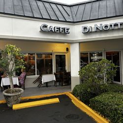 Caffe Di Notte - Picture of the outside of the restaurant