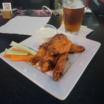 Backspin Texas Sports Bar & Grill - Buffalo hot wings and a cold Yuengling - Sports Bars Near Me - Austin, Texas Backspin Texas Sports Bar & Grill - Buffalo hot wings and a cold Yuengling - Sports Bars Near Me - Austin, Texas