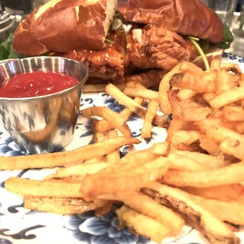 Service Bar - Buffalo fried chicken sandwich - Cocktail Bars Near Me - Washington, DC, District of Columbia