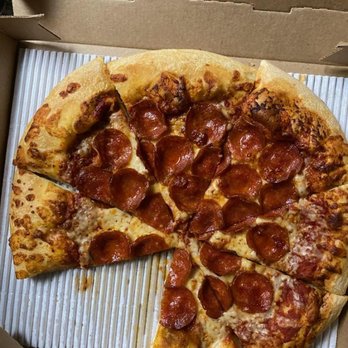 Pizza Hut - Poor topping coverage, and greasy soggy bottom. - Pizza Near Me - Covington, Louisiana
