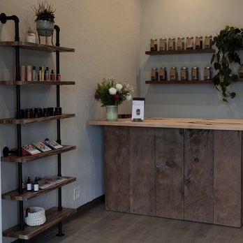 Thistle & Tonic - Cosmetics & Beauty Supply Near Me - Pacifica, California