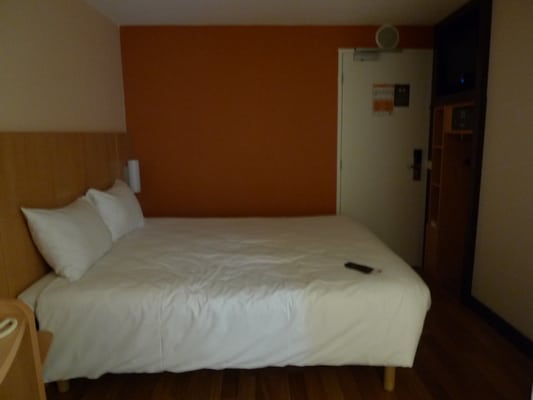 ibis Amsterdam Centre by null