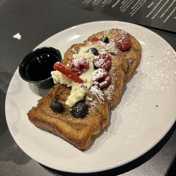 One11Madison - French Toast ( too soggy) - Cocktail Bars Near Me - Memphis, Tennessee One11Madison - French Toast ( too soggy) - Cocktail Bars Near Me - Memphis, Tennessee