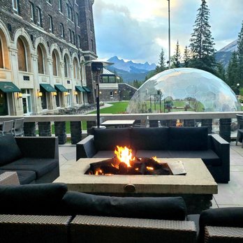 Rundle Bar - Rundle patio - Lounges Near Me - Banff, Alberta Rundle Bar - Rundle patio - Lounges Near Me - Banff, Alberta