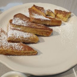 French toast, dry and no flavor. French toast, dry and no flavor.