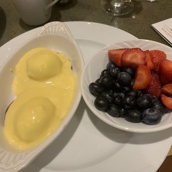 Avenue Cafe - Eggs Benedict keto style - Bars Near Me - Las Vegas, Nevada Avenue Cafe - Eggs Benedict keto style - Bars Near Me - Las Vegas, Nevada