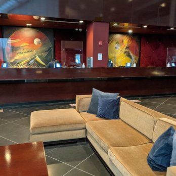 CDA - the lobby area of a hotel - French Near Me - Chicago, Illinois