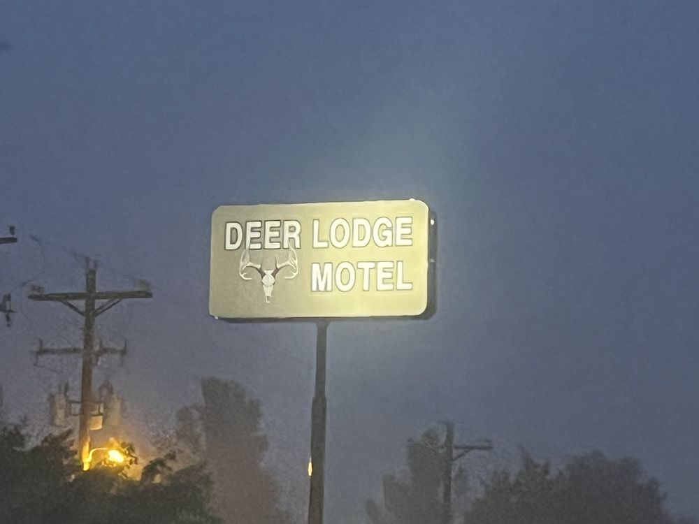 DEER LODGE MOTEL Updated October 2024 26 Hwy 585, Sundance, Wyoming