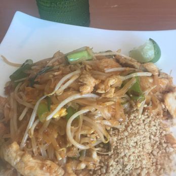 Chao Phra Ya - Pad Thai with Chicken lunch special - Thai Near Me - Herndon, Virginia Chao Phra Ya - Pad Thai with Chicken lunch special - Thai Near Me - Herndon, Virginia