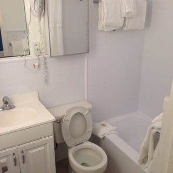 Waterside Inn - Pineapple 108, bathroom. - Hotels Near Me - Sanibel, Florida Waterside Inn - Pineapple 108, bathroom. - Hotels Near Me - Sanibel, Florida