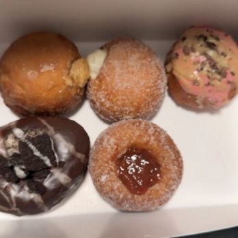Starlight Doughnut Lab - Cookie & Cream -rootbeer- strawberry rhubarb-peaches & cream - raspberry expresso - Bakeries Near Me - Cincinnati, Ohio Starlight Doughnut Lab - Cookie & Cream -rootbeer- strawberry rhubarb-peaches & cream - raspberry expresso - Bakeries Near Me - Cincinnati, Ohio