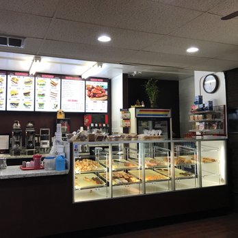 Universal Donuts - Not too many selection at 6:30 pm - Donuts Near Me - El Monte, California
