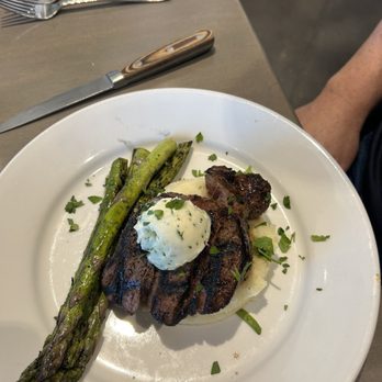 Rhythm On Monroe - Steak w asparagus and potatoes - American Near Me - Huntsville, Alabama