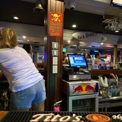 Hooks Bar & Grill