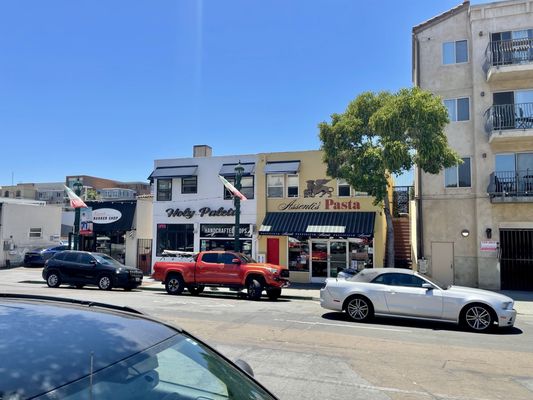 Assenti's Pasta by null