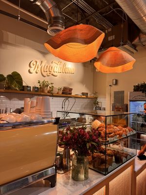 Magdalena Coffee & Houseplants by null