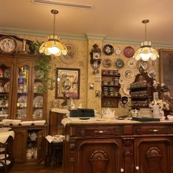 After Queen Tea Shop