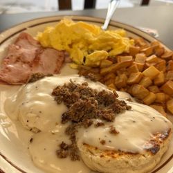 Robbin’s Nest High Country Cafe - Small Town Plate