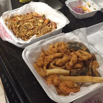 La Perla - Count how many pieces are in the Jalea. I mean. A joke. I've never seen a jalea that small for 15 bucks. - Seafood Near Me - Weston, Florida
