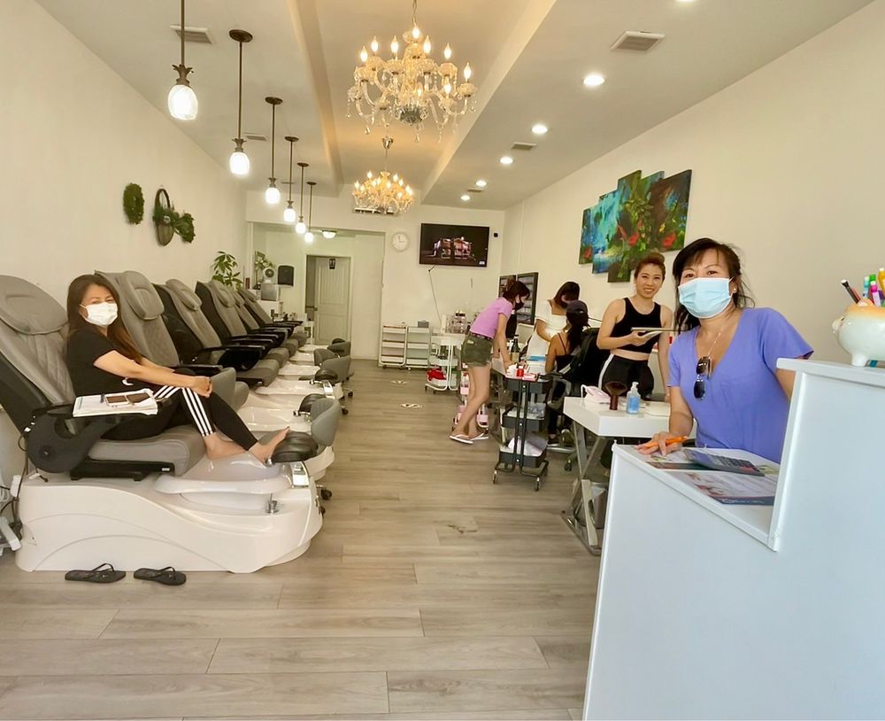Em Nails Salon