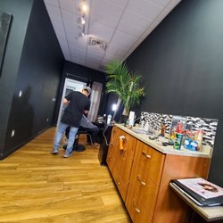 VS Men's Studio