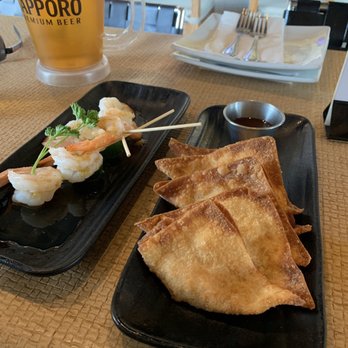 Kinnara Thai - Triangle Wonton and shrimp - Thai Near Me - Van Nuys, California Kinnara Thai - Triangle Wonton and shrimp - Thai Near Me - Van Nuys, California