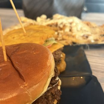 Beef N' Buns - Truffle Fries Rico Burger - Burgers Near Me - Orlando, Florida Beef N' Buns - Truffle Fries Rico Burger - Burgers Near Me - Orlando, Florida