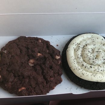 Crumbl - Towne Lake - Bakeries Near Me - Cypress, Texas Crumbl - Towne Lake - Bakeries Near Me - Cypress, Texas