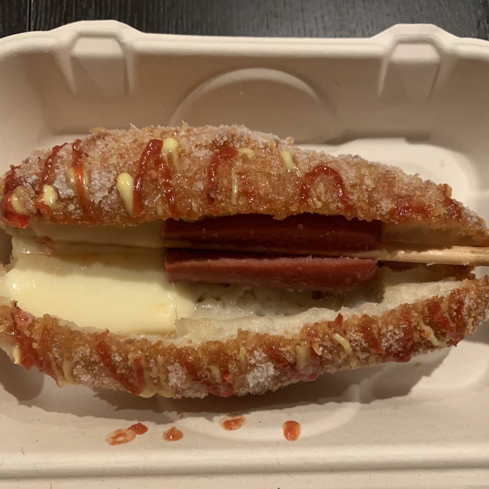 Von's Chicken - Kahului - Inside the half hotdog/half cheese korean street dog - Chicken Shop Near Me - Kahului, Hawaii