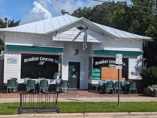 Beaufort Grocery by null
