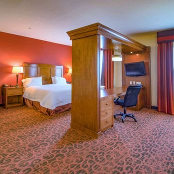 Hampton Inn & Suites Bastrop - Guest room - Hotels Near Me - Bastrop, Texas