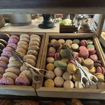 Grand Hotel - Donuts and macarons - Hotels Near Me - Oslo, 03 Grand Hotel - Donuts and macarons - Hotels Near Me - Oslo, 03
