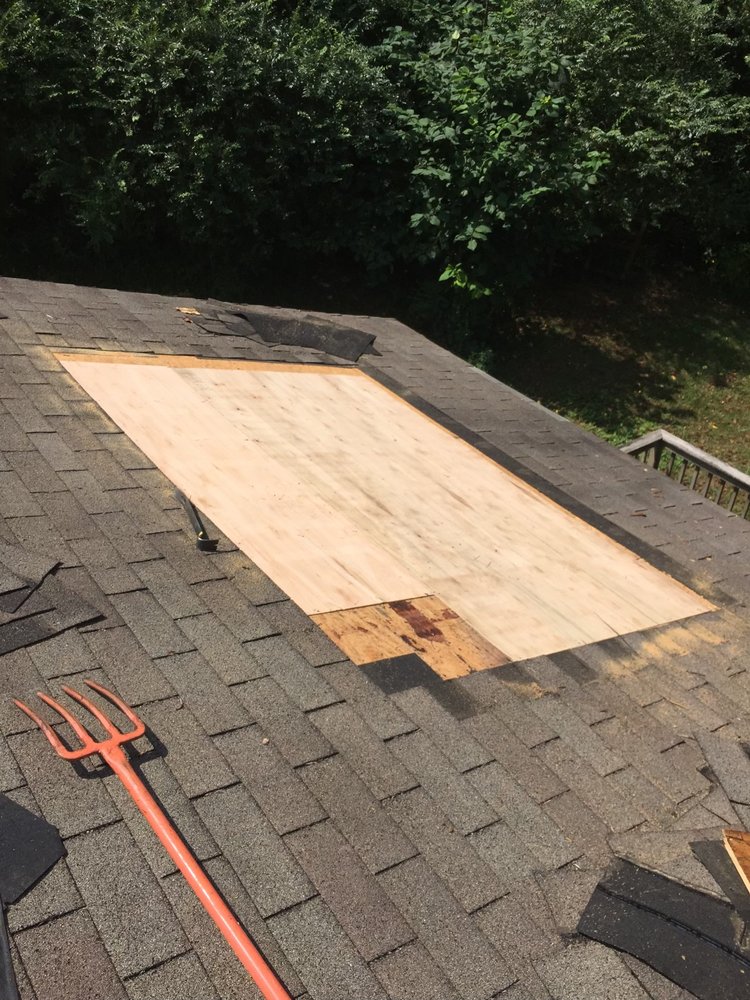 Slide of Ramiro's Roofing