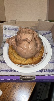 Insomnia Cookies by null