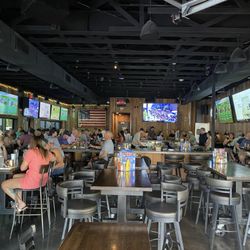 Bigs Peoria - American Bar and Grill