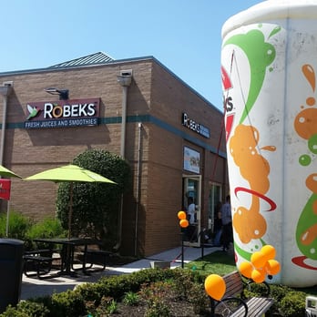 Robeks Fresh Juices & Smoothies - Grand opening of the McLean Robeks. - Juice Bars & Smoothies Near Me - McLean, Virginia Robeks Fresh Juices & Smoothies - Grand opening of the McLean Robeks. - Juice Bars & Smoothies Near Me - McLean, Virginia