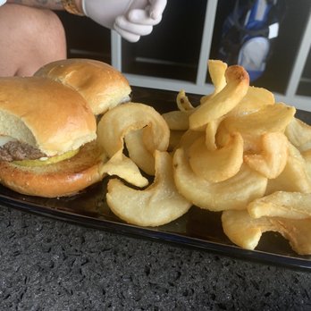 BigShots Golf Vero Beach - Kids mini burgers - Golf Near Me - Vero Beach, Florida