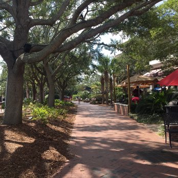 Plums - Sidewalk in front of Plums outdoor seating - Seafood Near Me - Beaufort, South Carolina