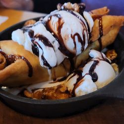 Brownie sundae