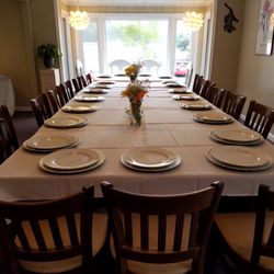 Saucy Salamander Catering - The Saucy Salamander dining room is available for parties up to 50 guests
