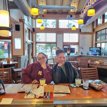 Gladstone's - We chilling - Seafood Near Me - Long Beach, California