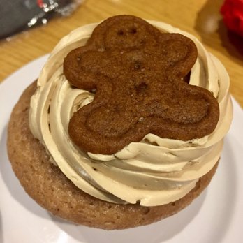 Molly's Cupcakes - Eggnog cupcake - Cupcakes Near Me - Des Moines, Iowa