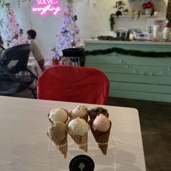 Hammond's Gourmet Ice Cream - Flight of 6 with waffle cones - Ice Cream & Frozen Yogurt Near Me - Honolulu, Hawaii Hammond's Gourmet Ice Cream - Flight of 6 with waffle cones - Ice Cream & Frozen Yogurt Near Me - Honolulu, Hawaii