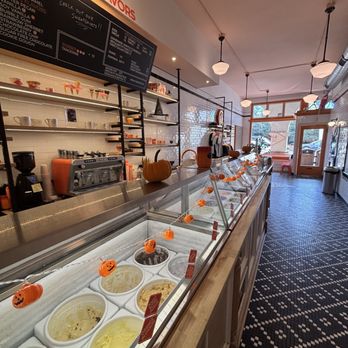 OJAI ICE CREAM - Updated September 2025 - 215 Photos & 185 Reviews - 210 E  Ojai Ave, Ojai, California - Ice Cream & Frozen Yogurt - Phone Number - Yelp