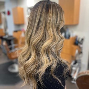 Downey Hair Studio - his how my hair looked when I originally got it dyed by Maggie...loooooks good but... - Hair Salons Near Me - Downey, California Downey Hair Studio - his how my hair looked when I originally got it dyed by Maggie...loooooks good but... - Hair Salons Near Me - Downey, California