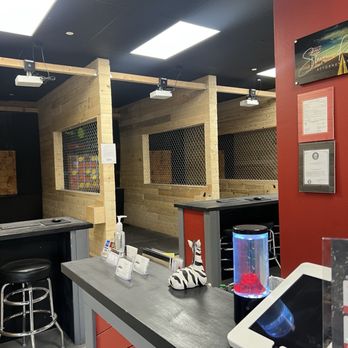 iSmash Las Vegas - Axe session for 60min. - Axe Throwing Near Me - Paradise, Nevada