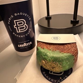 Paris Baguette - Pistachio latte and croissant - Bakeries Near Me - Chicago, Illinois