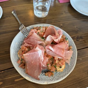 SoleLuna Restaurant - Bruschetta with prosciutto - Cafes Near Me - Sunnyside, New York
