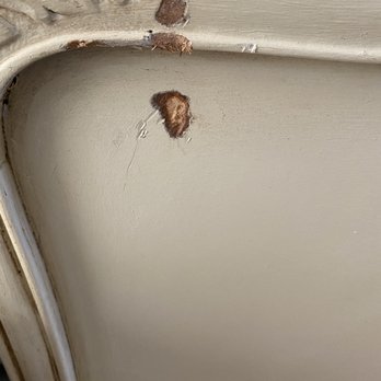 Workaholic Express - Gash in bench - Movers Near Me Workaholic Express - Gash in bench - Movers Near Me
