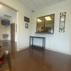 Extraction and Denture Center - Lobby and checkin area